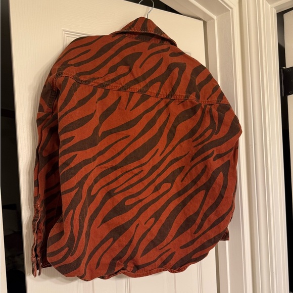 ZARA  Animal/Zebra Print Denim Like Fabric Jacket xs - Picture 4 of 5
